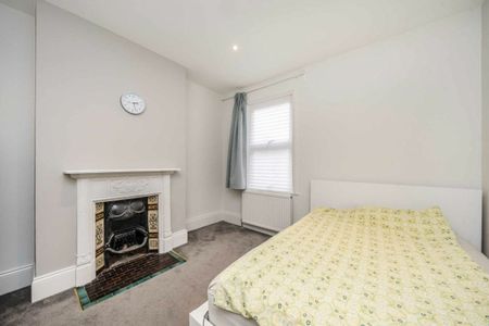 Kingston Road, Wimbledon Chase, SW20 - Photo 2