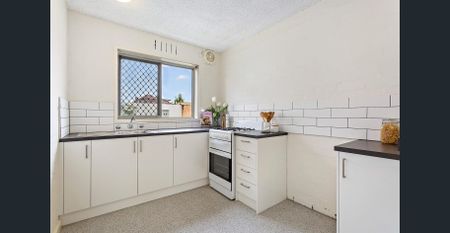 Bright, Spacious Apartment in Prime Toorak–Hawksburn Location - Photo 2