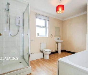 3 bedroom semi-detached house to rent - Photo 4