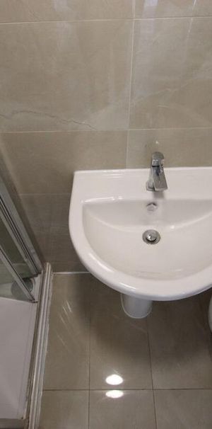 1 bedroom semi-detached house to rent - Photo 2