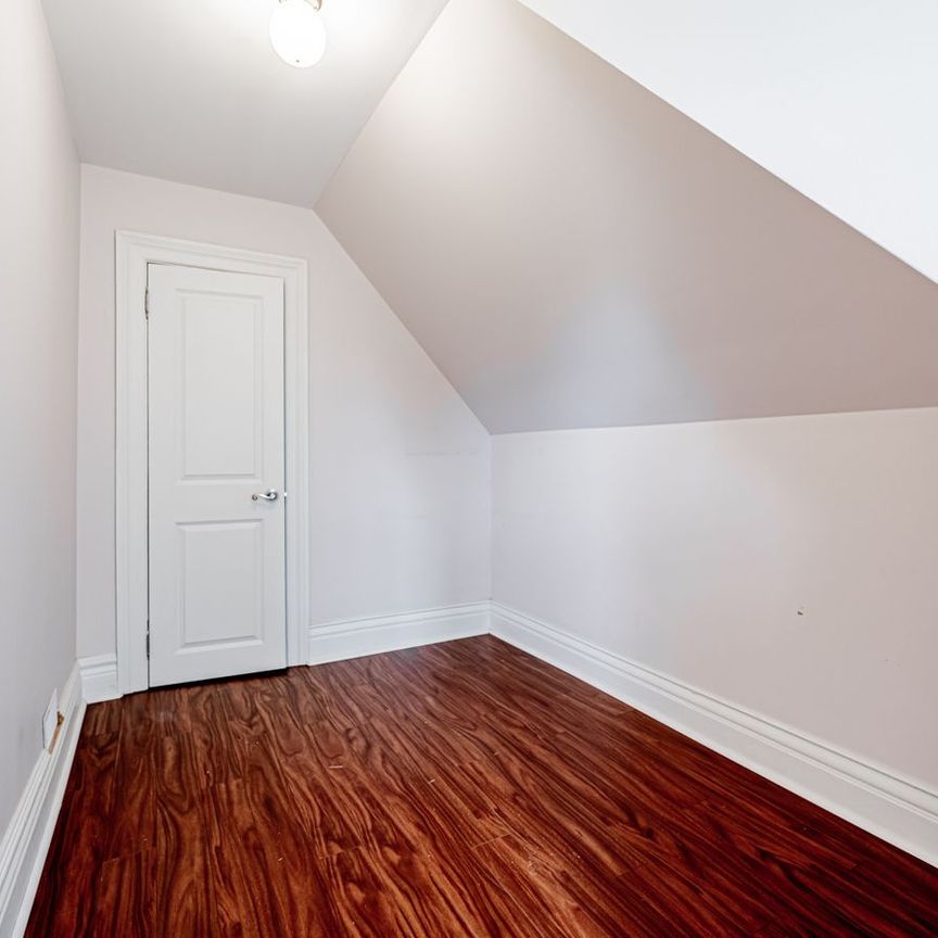 For Lease - 5 Bank Street, Toronto, Ontario - Photo 1