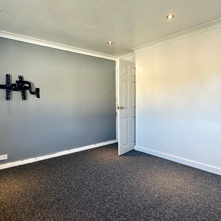 Egmont Road, Hamworthy - Photo 1