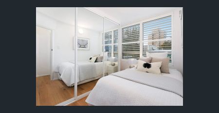 World class harbour bridge and opera house view apartment in Kirribilli - Photo 5