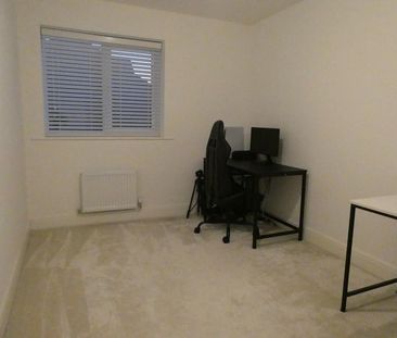 3 bedroom semi-detached house to rent - Photo 5