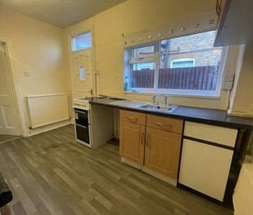 Terraced House to rent on - Photo 2