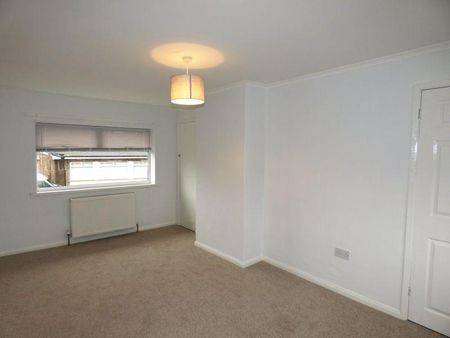 2 bedroom end of terrace house to rent - Photo 4