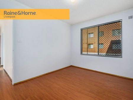 Large Three Bedroom Unit!! - Photo 2