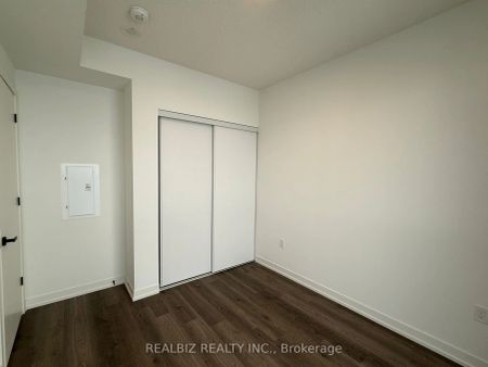 8 Interchange Way #5803 - Photo 3