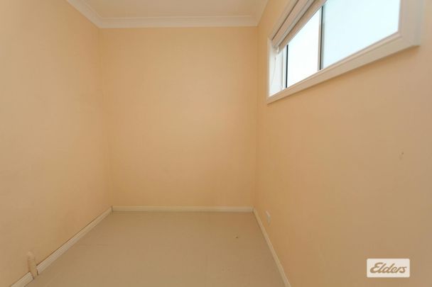 Rent including water bill - Photo 1