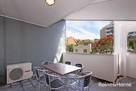 2 Bedroom - 2 Level Apartment In The Heart Of Spring Hill - Photo 5