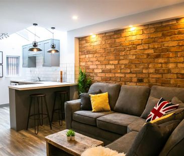 1 bedroom in a house share to rent - Photo 1
