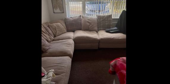 Room in a Shared House, Fearnville Place, LS8 - Photo 2