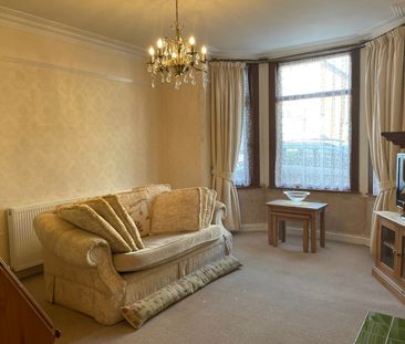 2 bedroom Semi Detached house for rent - Photo 2