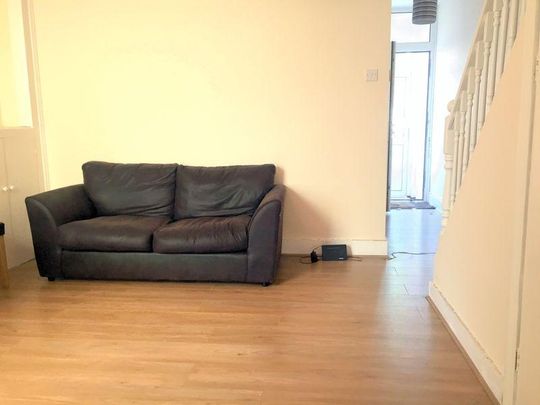 3 bedroom semi-detached house to rent - Photo 1