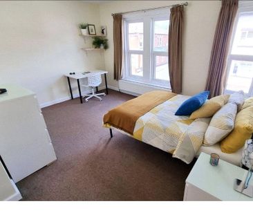 4 bedroom terraced house to rent - Photo 6