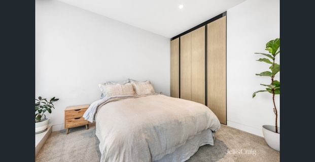 Stunning Apartment on the Banks of the Yarra - Photo 1