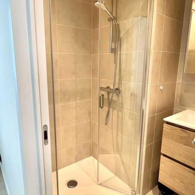 Appartement te huur in Brussel voor € 1.250 met 1 slaapkamer - Photo 1