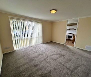 2 bedroom ground floor flat to rent - Photo 3