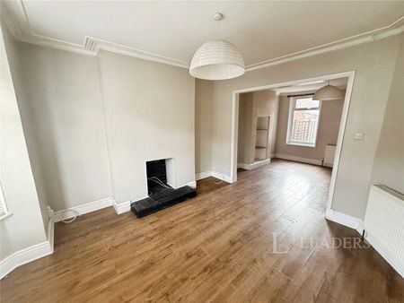 3 bedroom house to rent George Street, SO50 - Photo 3