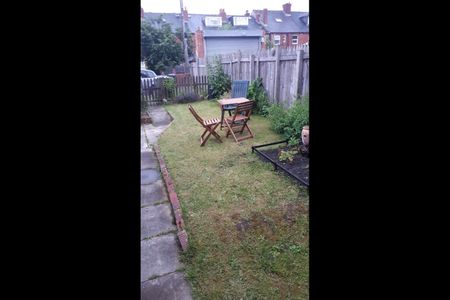 1 Bed Flat, Grange Avenue, LS7 - Photo 4