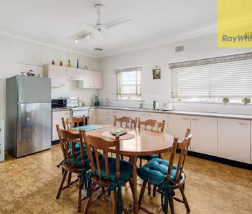 69 HOUISON STREET, WESTMEAD OUTSTANDING LOCATION! - Photo 4