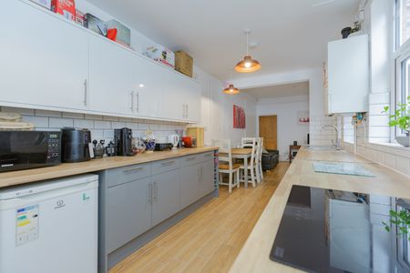 4 Bed Terraced House, Lytton Road, LE2 - Photo 2