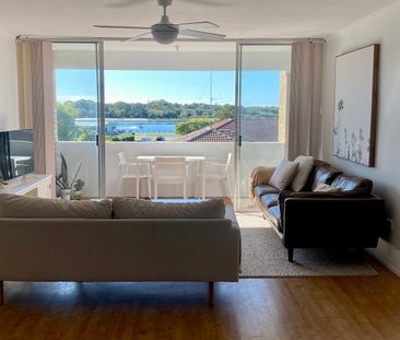 FULLY FURNISHED UNIT OVERLOOKING THE TWEED RIVER - Photo 3