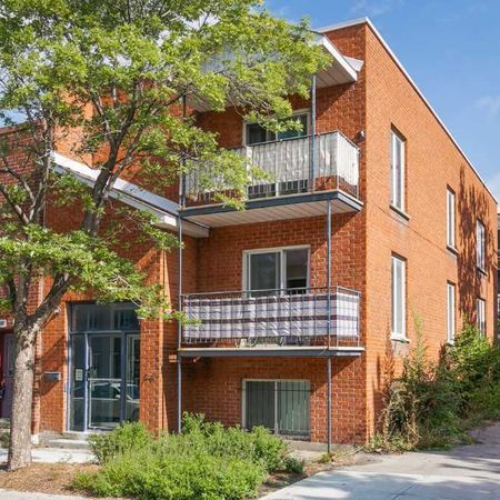 Logement 4 1/2 meublé, chauffé, éclairé métro Frontenac - Photo 4