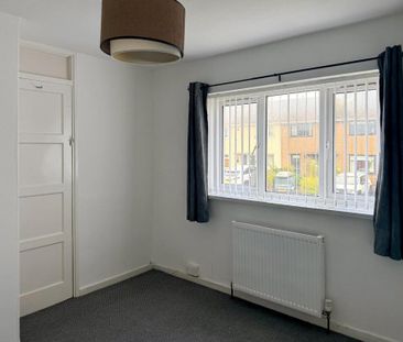 3 bedroom end of terrace house to rent - Photo 4