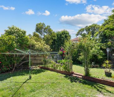 6 Creswick Grove, Mckinnon - Photo 1