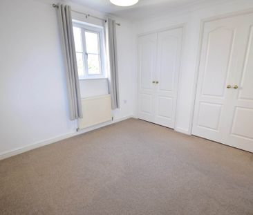 Defiant Road, Norwich - Photo 3