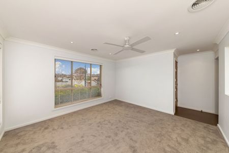 12 Boelke Place, Macgregor ACT 2615 - House For Rent | Domain - Photo 2
