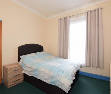 2 bedroom maisonette to rent - Photo 3