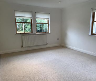 4 bedroom detached house to rent - Photo 4