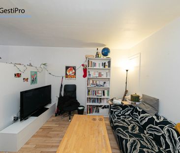 911 2e avenue - Photo 1