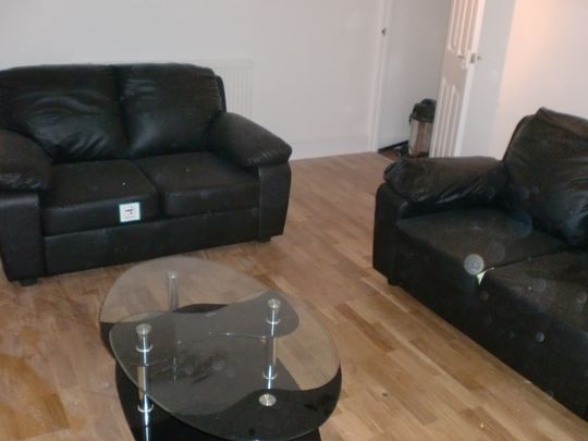 Stonegate Road, Meanwood, Leeds, LS6 4HZ - Photo 1