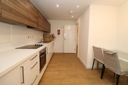 Room in a Shared Flat, Marner Point, E3 - Photo 3