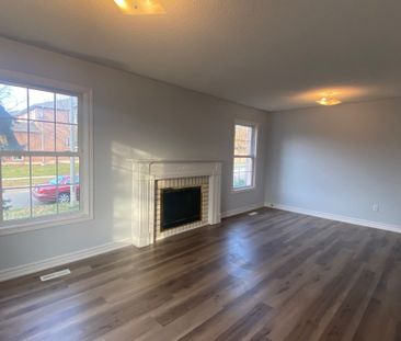 For Lease - 104 Inverhuron Trail, Oakville, Ontario - Photo 4