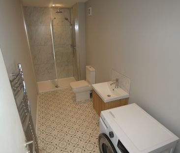 2 bed Apartment - To Let - Photo 5