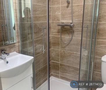 6 bedroom detached house to rent - Photo 2
