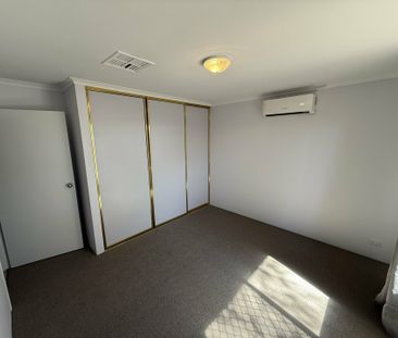 3 BEDROOM. 1 BATHROOM UNIT IN LARAPINTA WITH LOTS OF SPACE - Photo 1