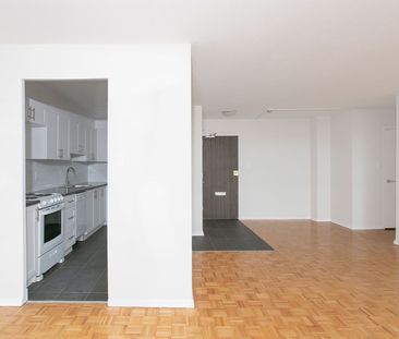 For Lease - 6200 Bathurst Street Unit# 1002, Toronto, Ontario - Photo 2
