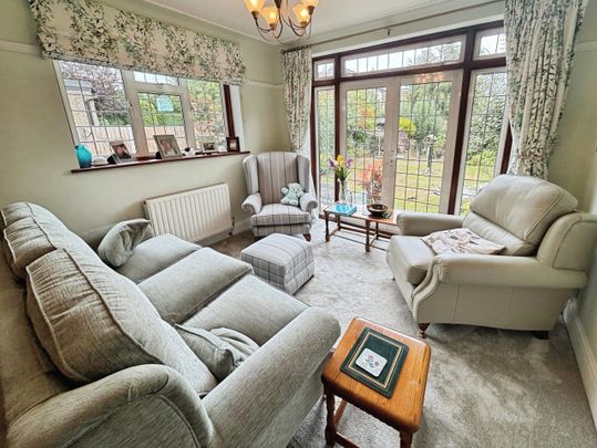 Gaynes Park Road, Upminster, RM14 - Photo 1