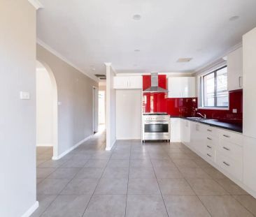 43 Kerwin Circle, Hebersham NSW 2770 - Photo 3