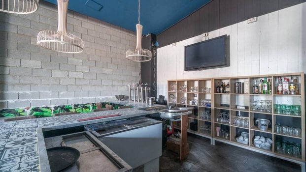 Business Premises - Photo 1