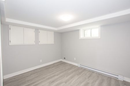 Updated 2-Bedroom Lower Unit in Welland! - Photo 3