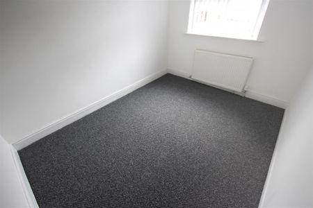 3 Bedroom House - Terraced To Let - Photo 3