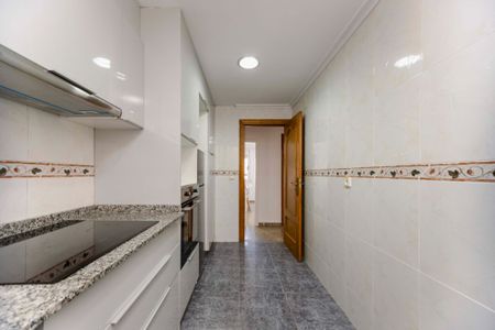 Cozy room on Monestir de Poblet Street - Photo 3