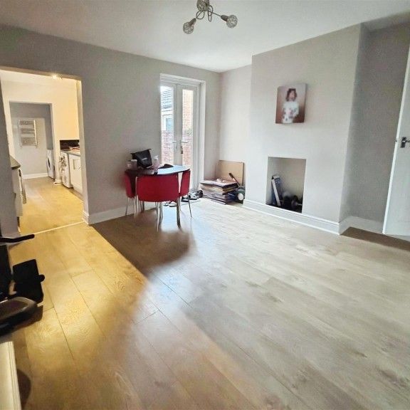 Grove Road, Nuneaton - Photo 1