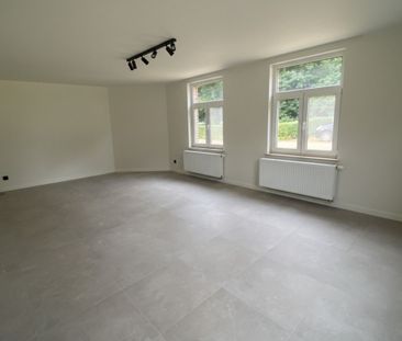 GELIJKVLOERS APPARTEMENT - Photo 1